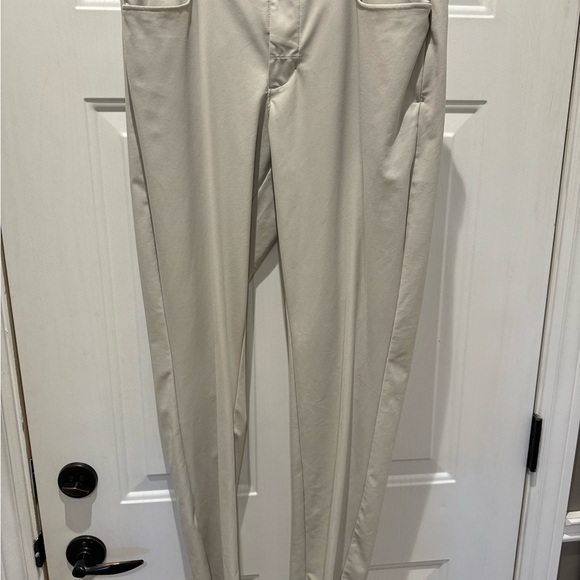 3 pairs of Old Navy Hybrid pants. 34x42 - Picture 6 of 7